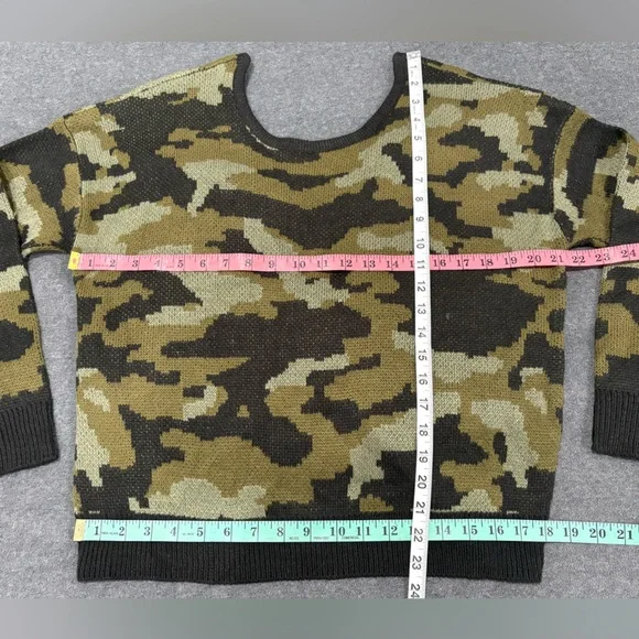 Women's Camouflage Crew Neck Sweater Size L - Picture 3 of 6